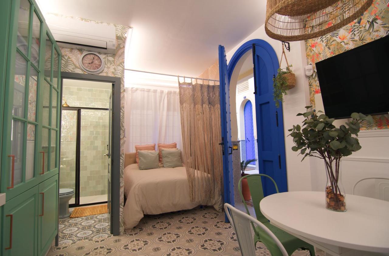 Mara'S Apartments Torremolinos La Mar - Beachfront Tiny House - Bajondillo Exterior photo